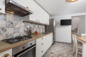 Кухня или мини-кухня в Mediterranean house Markoc new renovated!
