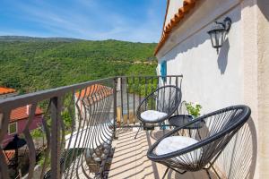 Балкон или терраса в Mediterranean house Markoc new renovated!