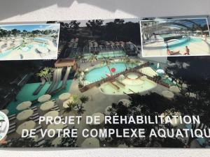Der Swimmingpool an oder in der Nähe von Village Vacances aux Villages sous les Pins