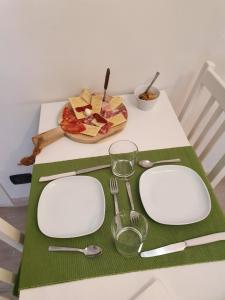 Jedlo v ubytovaní bed & breakfast alebo blízkom okolí