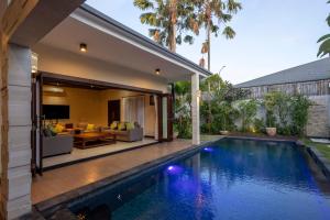 Der Swimmingpool an oder in der Nähe von Villa Katara