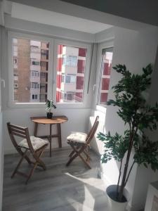 Fotografia z galérie ubytovania Playas cerca, 3 habitaciones, mucha luz natural, playas a 10' andando v destinácii Santander