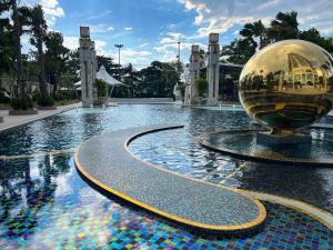 Bazén v ubytování Copacabana luxury apartments nebo v jeho okolí