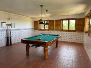 Biliár nebo kulečník v ubytování Casa do Laranjal