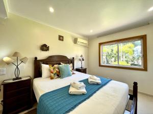 Postel nebo postele na pokoji v ubytování Vilamoura Amazing Golf Villa With Pool by Homing