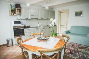 Kuchyňa alebo kuchynka v ubytovaní Agriturismo Rivella