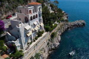 LE CAP DE NICE VI4150 by RIVIERA HOLIDAY HOMES