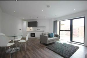 Posezení v ubytování 2 Bedroom Apartment - Birmingham city centre