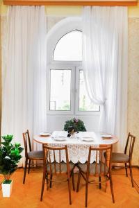 תמונה מהגלריה של LIVE-INN TOP CENTRAL flat on NIZAMI ST with 2 king size beds בבאקו