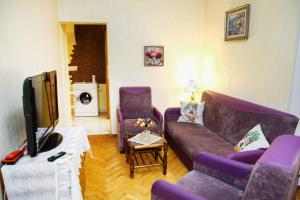 תמונה מהגלריה של LIVE-INN TOP CENTRAL flat on NIZAMI ST with 2 king size beds בבאקו