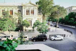 תמונה מהגלריה של LIVE-INN TOP CENTRAL flat on NIZAMI ST with 2 king size beds בבאקו