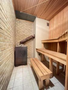 Posezení v ubytování Kastani stay in City Center - with Sauna