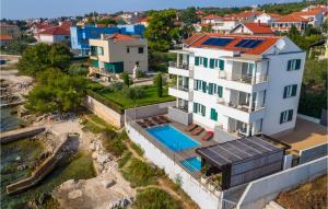 Bazén v ubytování Beach Front Home In Kozino nebo v jeho okolí