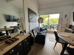 Fotografia z galérie ubytovania Duplex meublé avec terrasse dans résidence avec piscine v destinácii Cap d'Agde