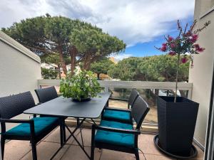 Fotografia z galérie ubytovania Duplex meublé avec terrasse dans résidence avec piscine v destinácii Cap d'Agde