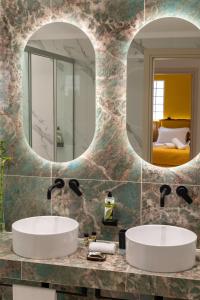 Ένα μπάνιο στο Bella Vasilica Luxury Apartments