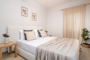 Gallery image of Astarte Villas - The Pine Tree Villa with Pool in Makhairádhon