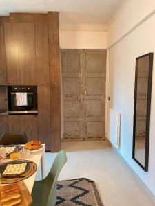Kuchyňa alebo kuchynka v ubytovaní Appartement charmant centre Biarritz + 5 fotografií
