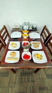SRI Home tesisinde konuklar için mevcut kahvaltı seçenekleri