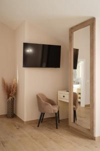 TV a/nebo společenská místnost v ubytování Castello Exclusive rooms with breakfast - by TA Leut Agency + 39 fotografií