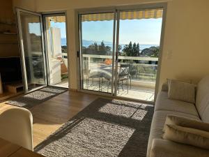 Un lugar para sentarse en Studio Cap d'Antibes Vue Mer Exceptionnelle