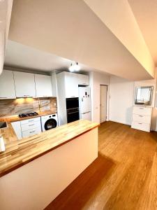 Η κουζίνα ή μικρή κουζίνα στο Piata Ovidiu 14 +8 φωτογραφίες