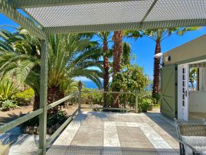 Ogród w obiekcie Exclusiva Villa con Piscina Privada, Villa Juandana