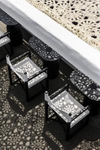 Uma área de estar em She Mykonos Boutique Hotel