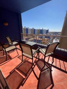 A balcony or terrace at بورتو مارينا الساحل الشمالى