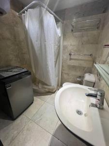 A bathroom at بورتو مارينا الساحل الشمالى