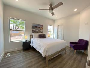 Voodi või voodid majutusasutuse Timber & Tin D 2Bed 2Bath w Pool & Rooftop Deck toas