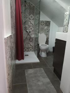 Ванная комната в Vivienda San Justo +15 фотографий