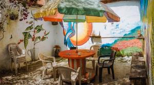 Jardí fora de Parcerito's Hostel