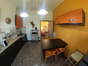 A kitchen or kitchenette at Apartment Gentile a 200 metri dal mare