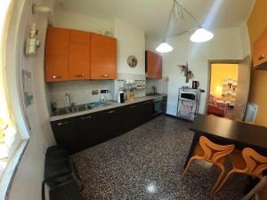 A kitchen or kitchenette at Apartment Gentile a 200 metri dal mare