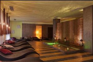 A seating area at ROYAL BEACH & APARTAMENT