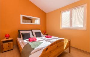 Posteľ alebo postele v izbe v ubytovaní Amazing Apartment In Biograd Na Moru + 11 fotografií