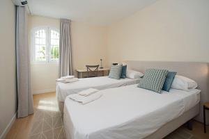 Posteľ alebo postele v izbe v ubytovaní Beautiful and Quiet Family Townhouse in Great Location