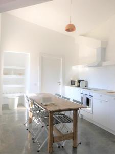 Η κουζίνα ή μικρή κουζίνα στο Casa 70 - Surfboard included