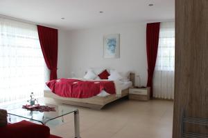 Postel nebo postele na pokoji v ubytování Bodensee Pension
