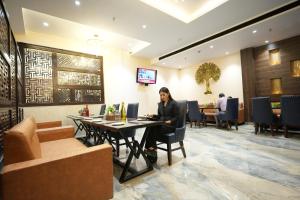 TV a/nebo společenská místnost v ubytování Hotel Pradeep Star Inn