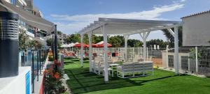 Ogród w obiekcie AZAHAR BEACH Red Apartments & Spa