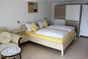 Postel nebo postele na pokoji v ubytování Bodensee Pension