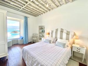 Posteľ alebo postele v izbe v ubytovaní Casa Vistamar, Amazing Sea Views and Private Pool