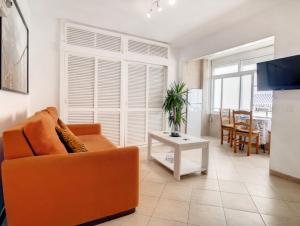 TV a/nebo společenská místnost v ubytování Urban&Vacay! Suite - Torremolinos City Centre