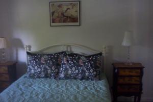 Cama o camas de una habitación en Cozy Creek Inn