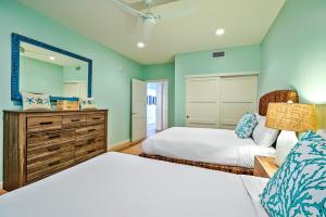 Postelja oz. postelje v sobi nastanitve Stunning Oceanfront Getaway at Windansea Beach