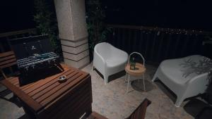 Gallery image of Albergo BNB (2BHK) with a party deck in Alibaug