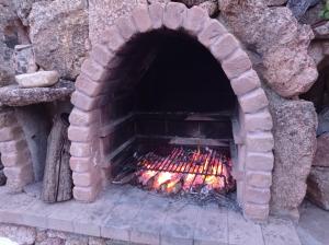 ムルタ・マリアにあるLa Tana della Volpeの煉瓦窯の火