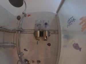 A bathroom at Apartment Gentile a 200 metri dal mare